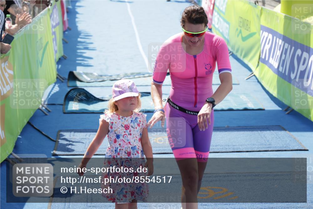 10.08.2025 - GEWOBA Citytriathlon Bremen H.Heesch http://msf.ph/oto/8554517 10.08.2025 14:09:29 Ziel 626, 693, 875, 956 meine-sportfotos.de