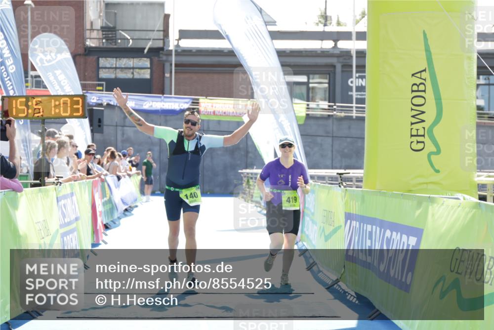 10.08.2025 - GEWOBA Citytriathlon Bremen H.Heesch http://msf.ph/oto/8554525 10.08.2025 15:51:07 Ziel 140, 419, 421 meine-sportfotos.de