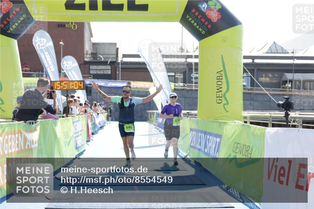 10.08.2025 - GEWOBA Citytriathlon Bremen H.Heesch http://msf.ph/oto/8554549 10.08.2025 15:51:08 Ziel 140, 419, 421 meine-sportfotos.de