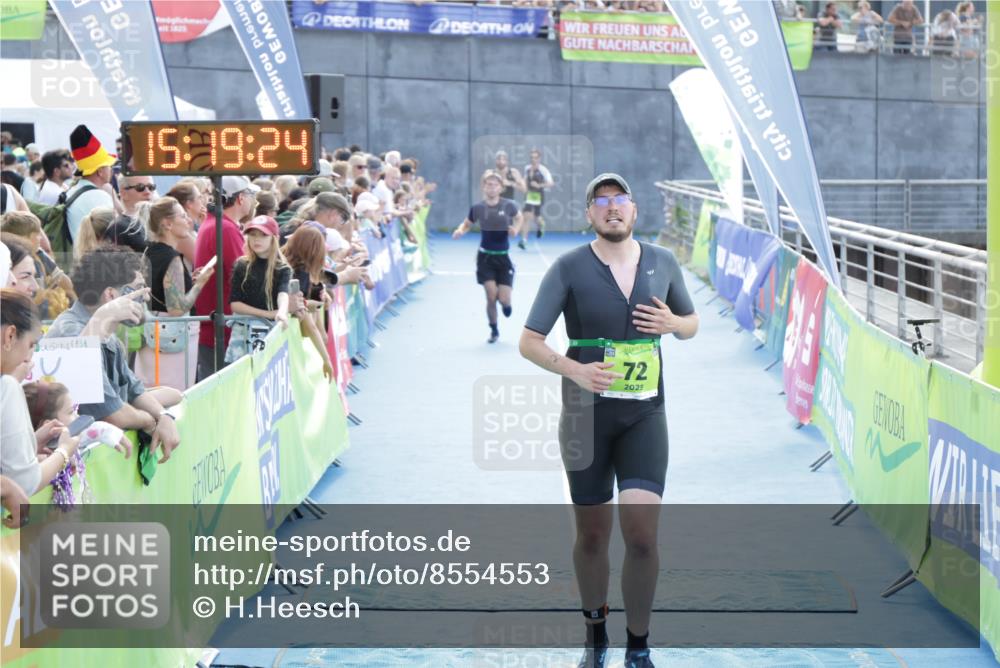 10.08.2025 - GEWOBA Citytriathlon Bremen H.Heesch http://msf.ph/oto/8554553 10.08.2025 15:19:28 Ziel 5, 72 meine-sportfotos.de