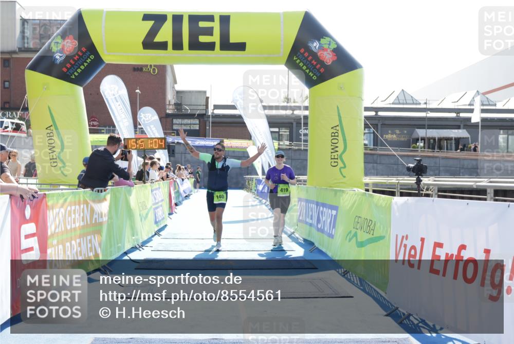 10.08.2025 - GEWOBA Citytriathlon Bremen H.Heesch http://msf.ph/oto/8554561 10.08.2025 15:51:08 Ziel 140, 419, 421 meine-sportfotos.de