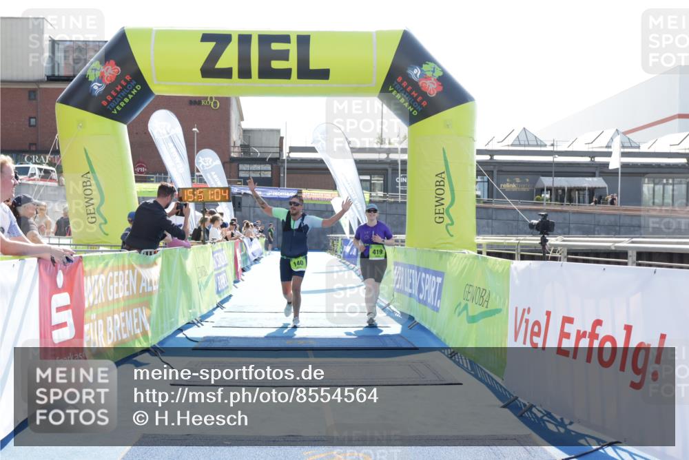 10.08.2025 - GEWOBA Citytriathlon Bremen H.Heesch http://msf.ph/oto/8554564 10.08.2025 15:51:08 Ziel 140, 419, 421 meine-sportfotos.de