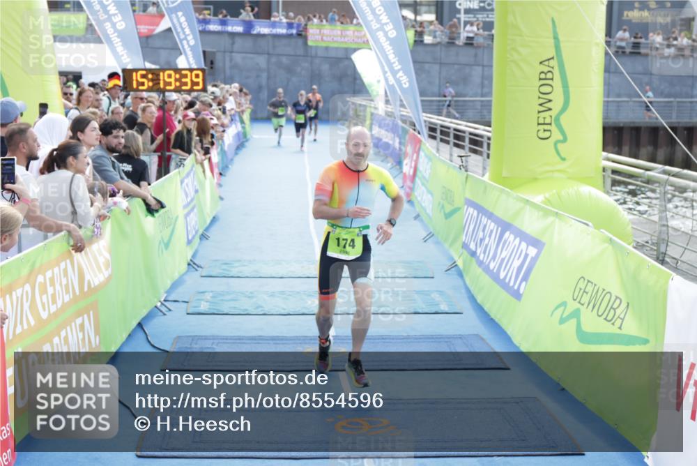 10.08.2025 - GEWOBA Citytriathlon Bremen H.Heesch http://msf.ph/oto/8554596 10.08.2025 15:19:43 Ziel 106, 174 meine-sportfotos.de