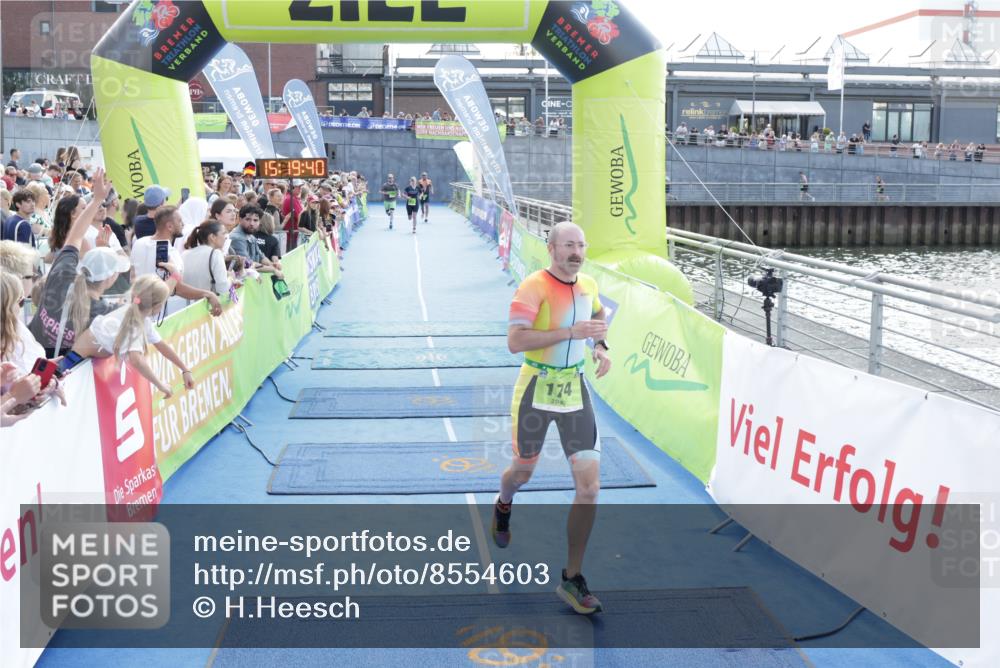 10.08.2025 - GEWOBA Citytriathlon Bremen H.Heesch http://msf.ph/oto/8554603 10.08.2025 15:19:44 Ziel 106, 174, 431 meine-sportfotos.de
