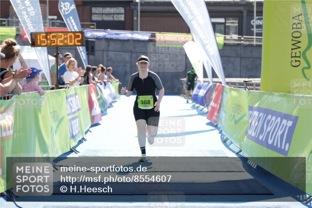 10.08.2025 - GEWOBA Citytriathlon Bremen H.Heesch http://msf.ph/oto/8554607 10.08.2025 15:52:06 Ziel 388 meine-sportfotos.de