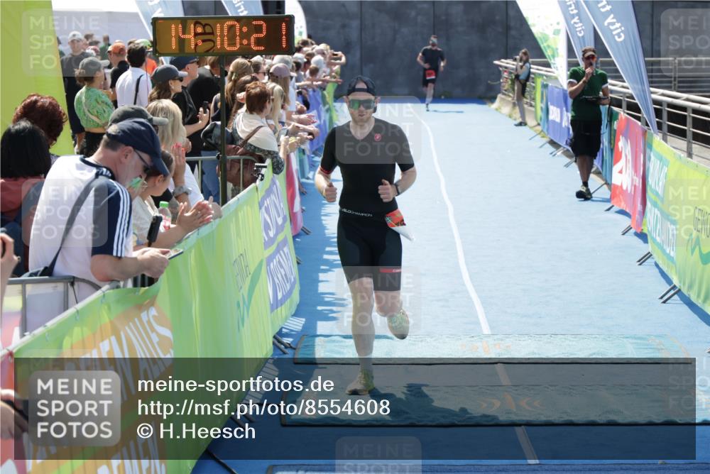 10.08.2025 - GEWOBA Citytriathlon Bremen H.Heesch http://msf.ph/oto/8554608 10.08.2025 14:10:25 Ziel 753 meine-sportfotos.de