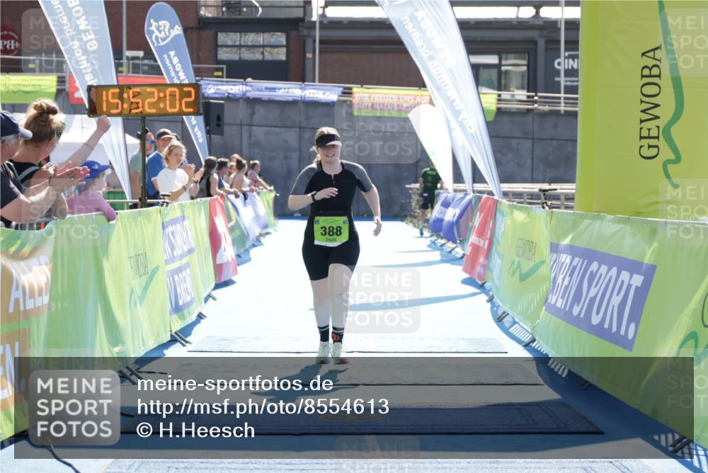 10.08.2025 - GEWOBA Citytriathlon Bremen H.Heesch http://msf.ph/oto/8554613 10.08.2025 15:52:06 Ziel 388 meine-sportfotos.de