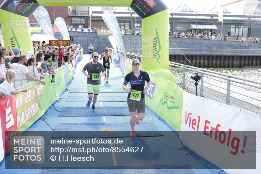 10.08.2025 - GEWOBA Citytriathlon Bremen H.Heesch http://msf.ph/oto/8554627 10.08.2025 15:19:51 Ziel 123, 224, 431 meine-sportfotos.de