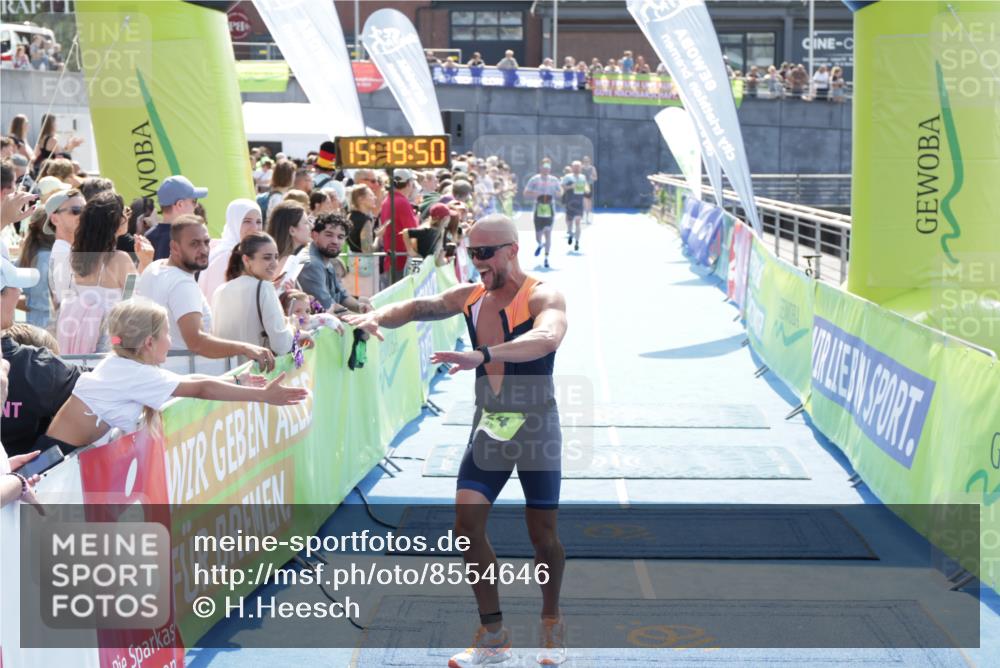 10.08.2025 - GEWOBA Citytriathlon Bremen H.Heesch http://msf.ph/oto/8554646 10.08.2025 15:19:54 Ziel 88, 123, 224, 431 meine-sportfotos.de
