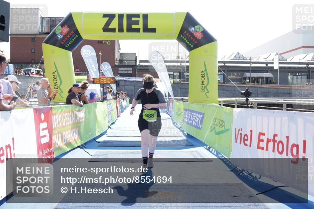 10.08.2025 - GEWOBA Citytriathlon Bremen H.Heesch http://msf.ph/oto/8554694 10.08.2025 15:52:08 Ziel 388 meine-sportfotos.de