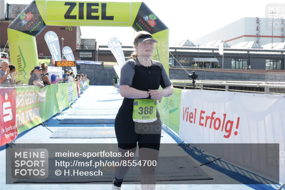 10.08.2025 - GEWOBA Citytriathlon Bremen H.Heesch http://msf.ph/oto/8554700 10.08.2025 15:52:09 Ziel 388 meine-sportfotos.de
