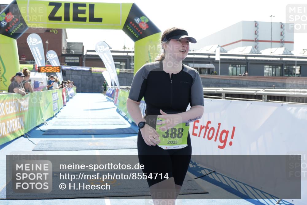 10.08.2025 - GEWOBA Citytriathlon Bremen H.Heesch http://msf.ph/oto/8554714 10.08.2025 15:52:09 Ziel 388 meine-sportfotos.de