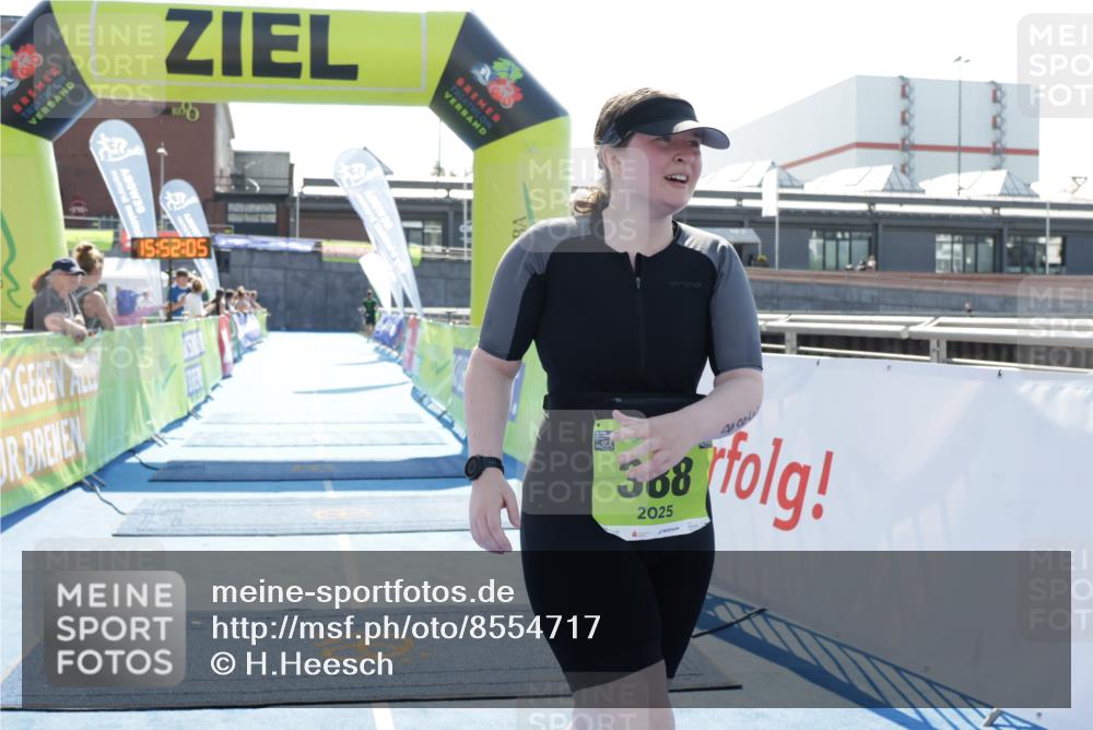 10.08.2025 - GEWOBA Citytriathlon Bremen H.Heesch http://msf.ph/oto/8554717 10.08.2025 15:52:09 Ziel 388 meine-sportfotos.de