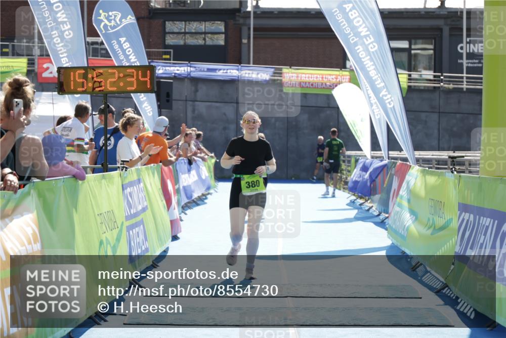 10.08.2025 - GEWOBA Citytriathlon Bremen H.Heesch http://msf.ph/oto/8554730 10.08.2025 15:52:38 Ziel 339, 380 meine-sportfotos.de