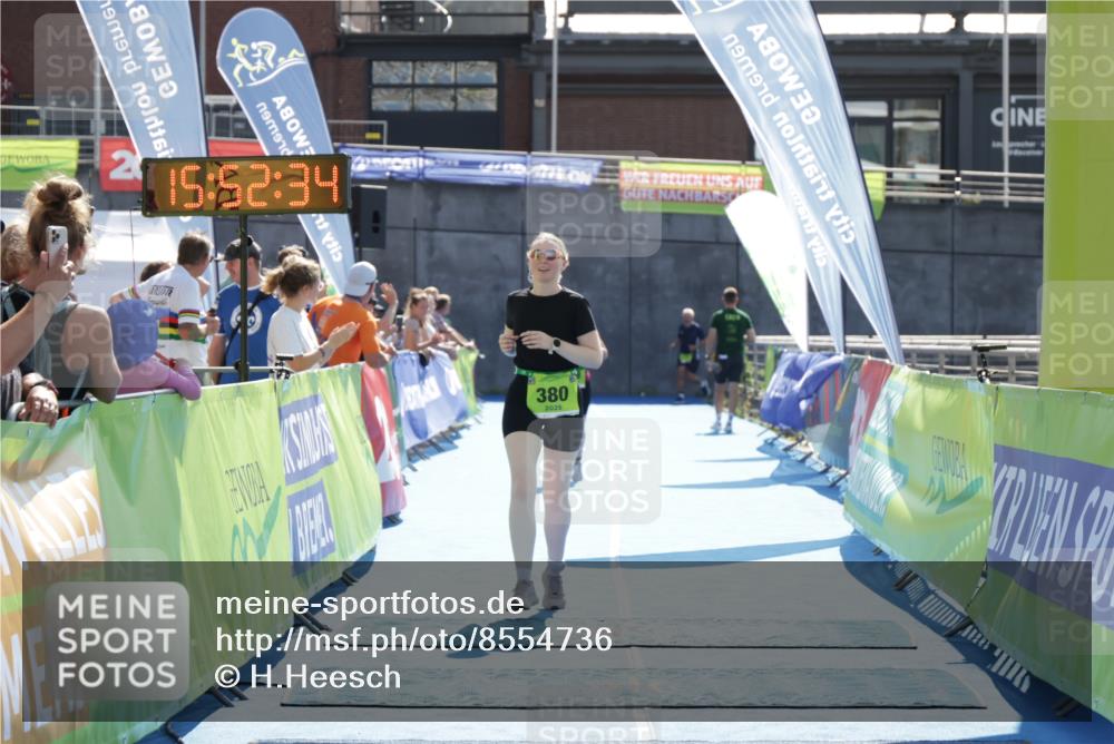 10.08.2025 - GEWOBA Citytriathlon Bremen H.Heesch http://msf.ph/oto/8554736 10.08.2025 15:52:38 Ziel 339, 380 meine-sportfotos.de