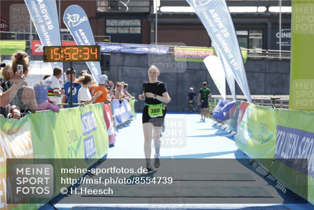 10.08.2025 - GEWOBA Citytriathlon Bremen H.Heesch http://msf.ph/oto/8554739 10.08.2025 15:52:38 Ziel 339, 380 meine-sportfotos.de