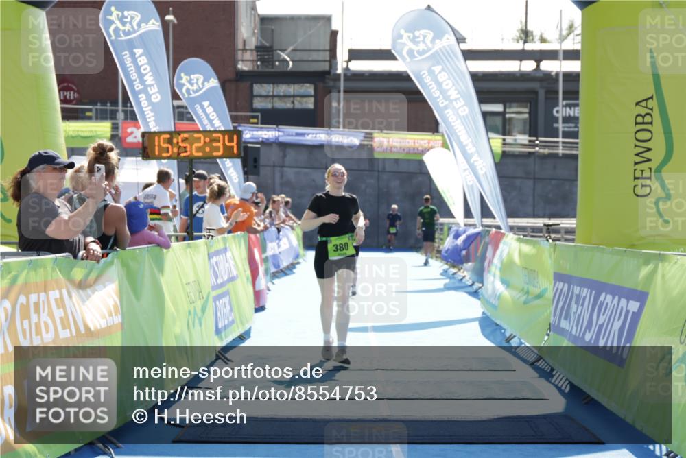 10.08.2025 - GEWOBA Citytriathlon Bremen H.Heesch http://msf.ph/oto/8554753 10.08.2025 15:52:38 Ziel 339, 380 meine-sportfotos.de