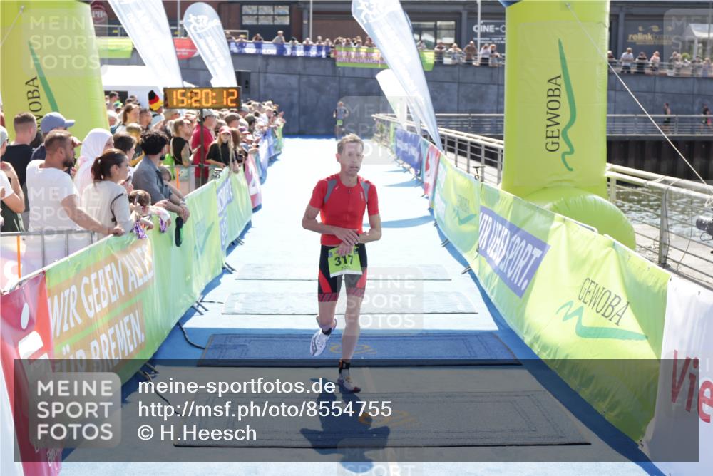 10.08.2025 - GEWOBA Citytriathlon Bremen H.Heesch http://msf.ph/oto/8554755 10.08.2025 15:20:16 Ziel 81, 317 meine-sportfotos.de