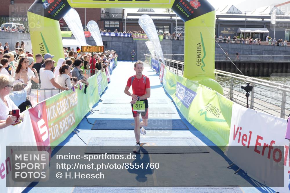 10.08.2025 - GEWOBA Citytriathlon Bremen H.Heesch http://msf.ph/oto/8554760 10.08.2025 15:20:16 Ziel 81, 317 meine-sportfotos.de