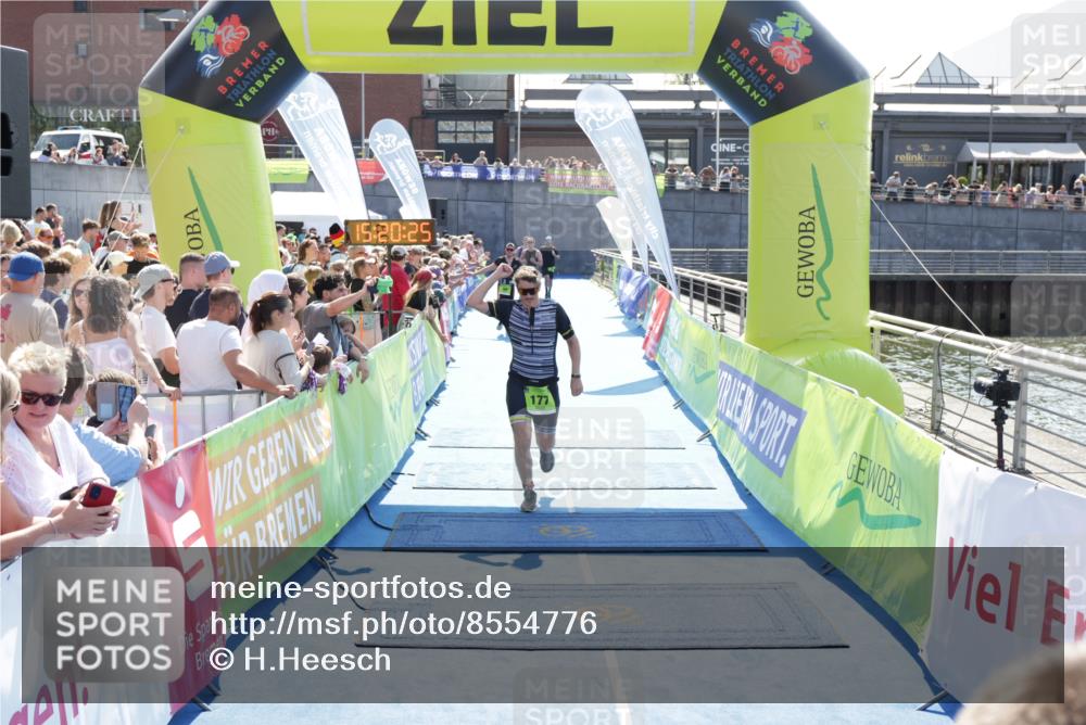 10.08.2025 - GEWOBA Citytriathlon Bremen H.Heesch http://msf.ph/oto/8554776 10.08.2025 15:20:29 Ziel 50, 177 meine-sportfotos.de