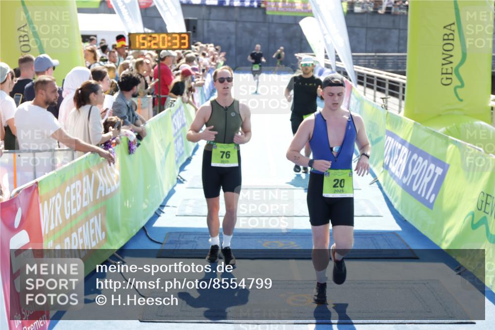 10.08.2025 - GEWOBA Citytriathlon Bremen H.Heesch http://msf.ph/oto/8554799 10.08.2025 15:20:37 Ziel 20, 47, 50, 76 meine-sportfotos.de