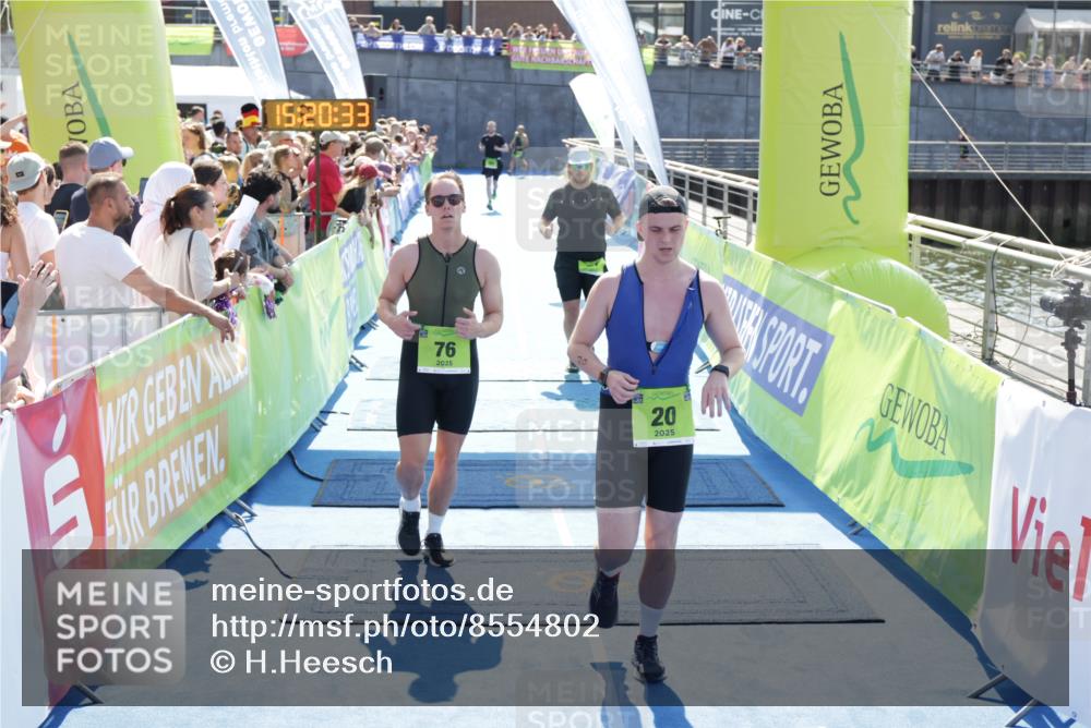 10.08.2025 - GEWOBA Citytriathlon Bremen H.Heesch http://msf.ph/oto/8554802 10.08.2025 15:20:37 Ziel 20, 47, 50, 76 meine-sportfotos.de