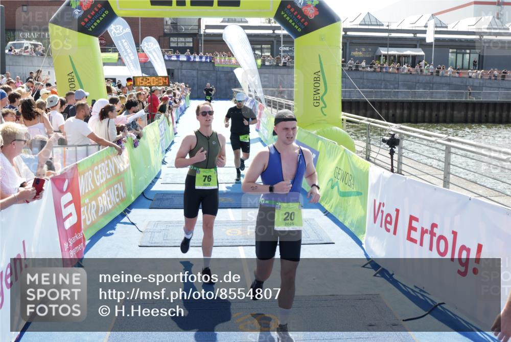 10.08.2025 - GEWOBA Citytriathlon Bremen H.Heesch http://msf.ph/oto/8554807 10.08.2025 15:20:38 Ziel 20, 47, 50, 69, 76 meine-sportfotos.de