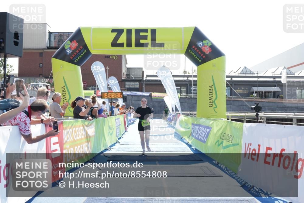 10.08.2025 - GEWOBA Citytriathlon Bremen H.Heesch http://msf.ph/oto/8554808 10.08.2025 15:52:40 Ziel 339, 380 meine-sportfotos.de