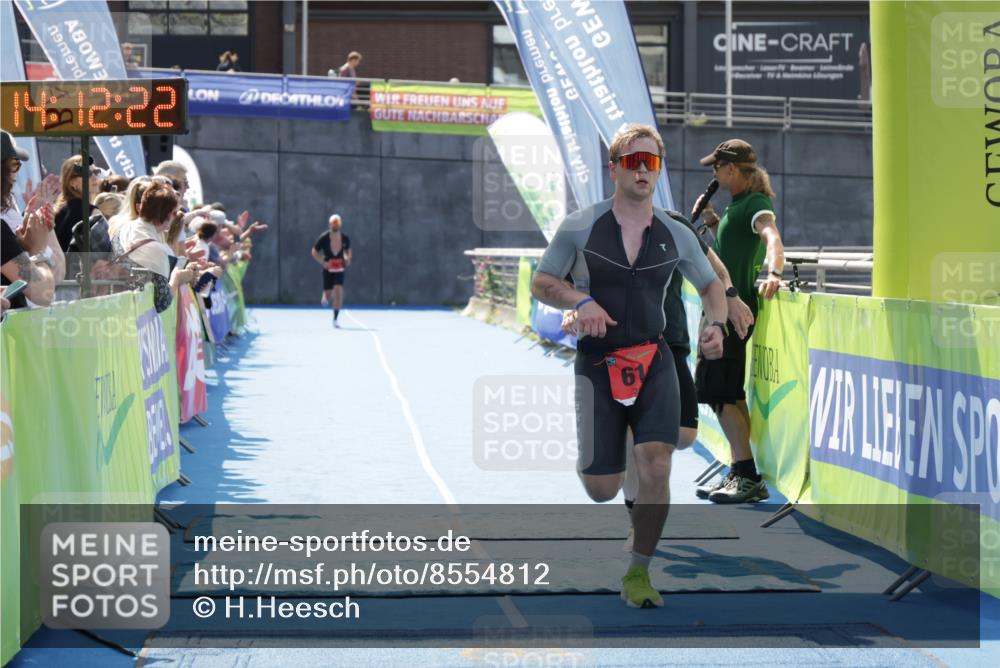 10.08.2025 - GEWOBA Citytriathlon Bremen H.Heesch http://msf.ph/oto/8554812 10.08.2025 14:12:26 Ziel 611, 745 meine-sportfotos.de
