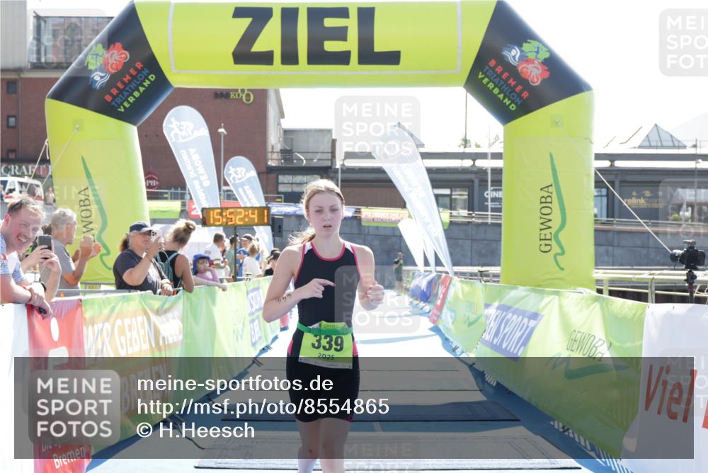 10.08.2025 - GEWOBA Citytriathlon Bremen H.Heesch http://msf.ph/oto/8554865 10.08.2025 15:52:45 Ziel 339, 380 meine-sportfotos.de