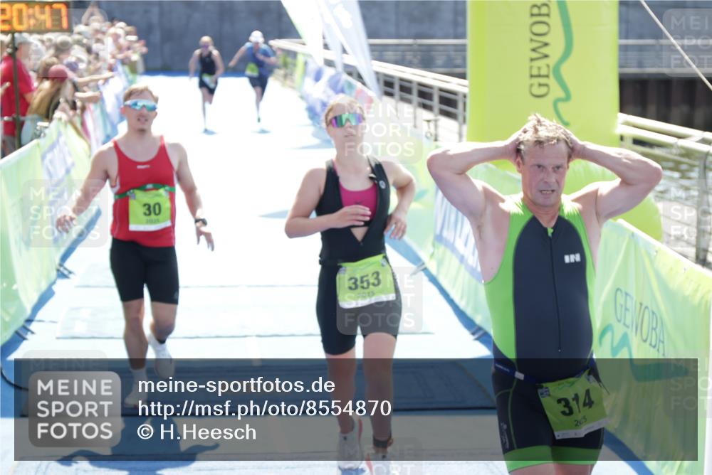10.08.2025 - GEWOBA Citytriathlon Bremen H.Heesch http://msf.ph/oto/8554870 10.08.2025 15:20:51 Ziel 30, 69, 314, 353, 423, 436 meine-sportfotos.de