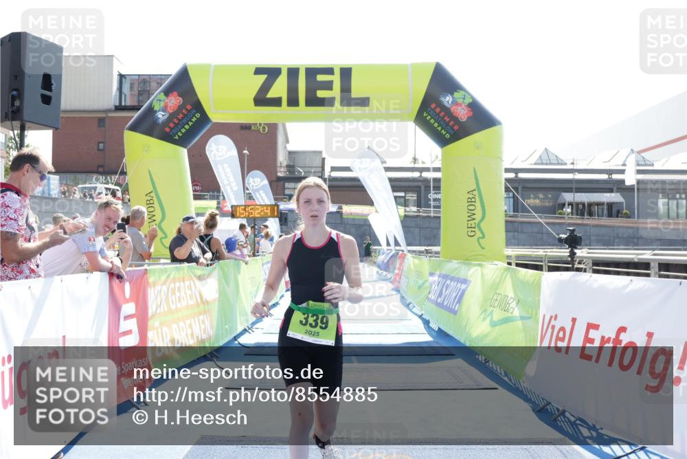10.08.2025 - GEWOBA Citytriathlon Bremen H.Heesch http://msf.ph/oto/8554885 10.08.2025 15:52:45 Ziel 339, 380 meine-sportfotos.de