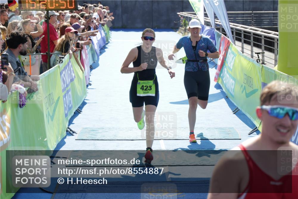 10.08.2025 - GEWOBA Citytriathlon Bremen H.Heesch http://msf.ph/oto/8554887 10.08.2025 15:20:54 Ziel 30, 314, 353, 423, 436 meine-sportfotos.de