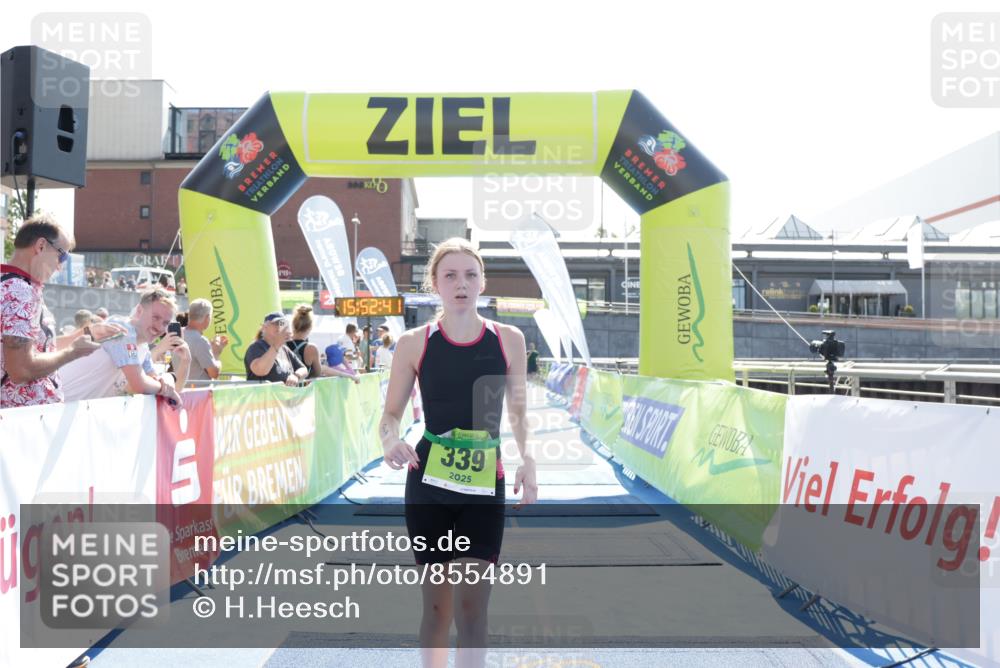 10.08.2025 - GEWOBA Citytriathlon Bremen H.Heesch http://msf.ph/oto/8554891 10.08.2025 15:52:46 Ziel 339, 380 meine-sportfotos.de