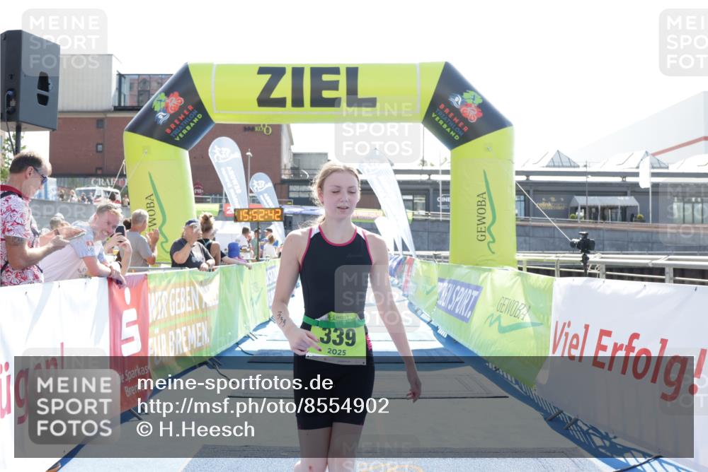 10.08.2025 - GEWOBA Citytriathlon Bremen H.Heesch http://msf.ph/oto/8554902 10.08.2025 15:52:46 Ziel 339, 380 meine-sportfotos.de
