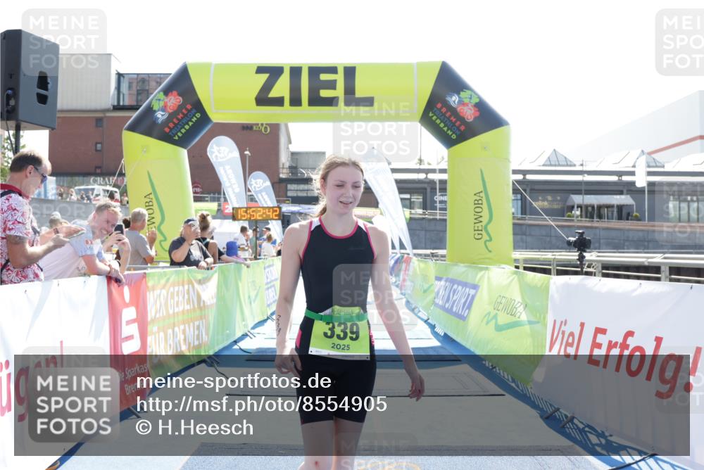 10.08.2025 - GEWOBA Citytriathlon Bremen H.Heesch http://msf.ph/oto/8554905 10.08.2025 15:52:46 Ziel 339, 380 meine-sportfotos.de