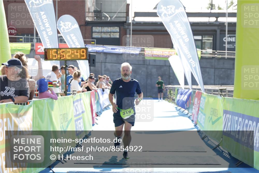 10.08.2025 - GEWOBA Citytriathlon Bremen H.Heesch http://msf.ph/oto/8554922 10.08.2025 15:52:53 Ziel 319 meine-sportfotos.de