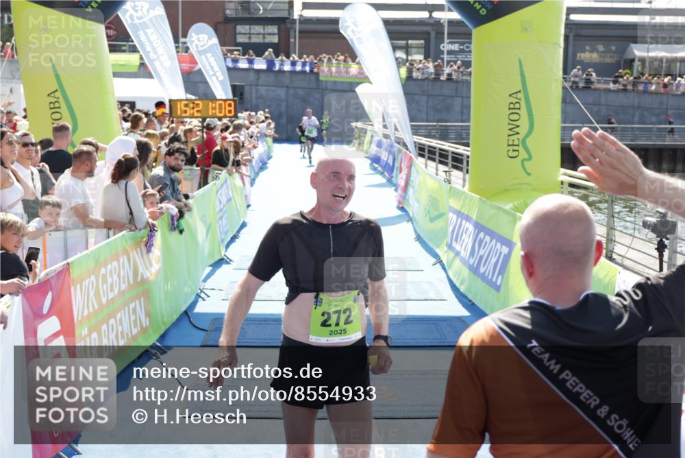 10.08.2025 - GEWOBA Citytriathlon Bremen H.Heesch http://msf.ph/oto/8554933 10.08.2025 15:21:12 Ziel 198, 272 meine-sportfotos.de
