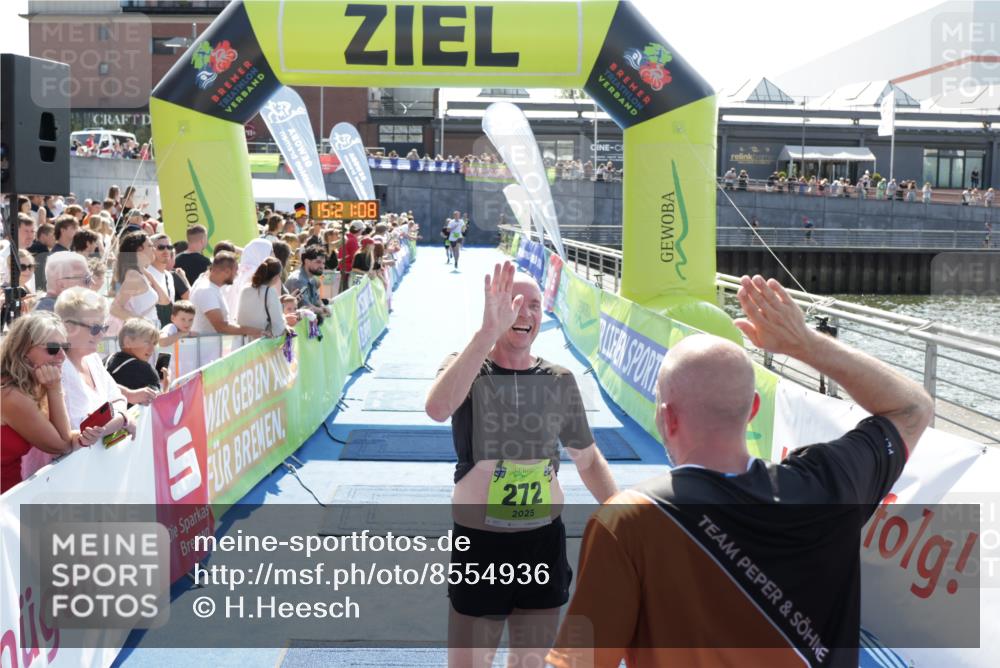 10.08.2025 - GEWOBA Citytriathlon Bremen H.Heesch http://msf.ph/oto/8554936 10.08.2025 15:21:12 Ziel 198, 272 meine-sportfotos.de