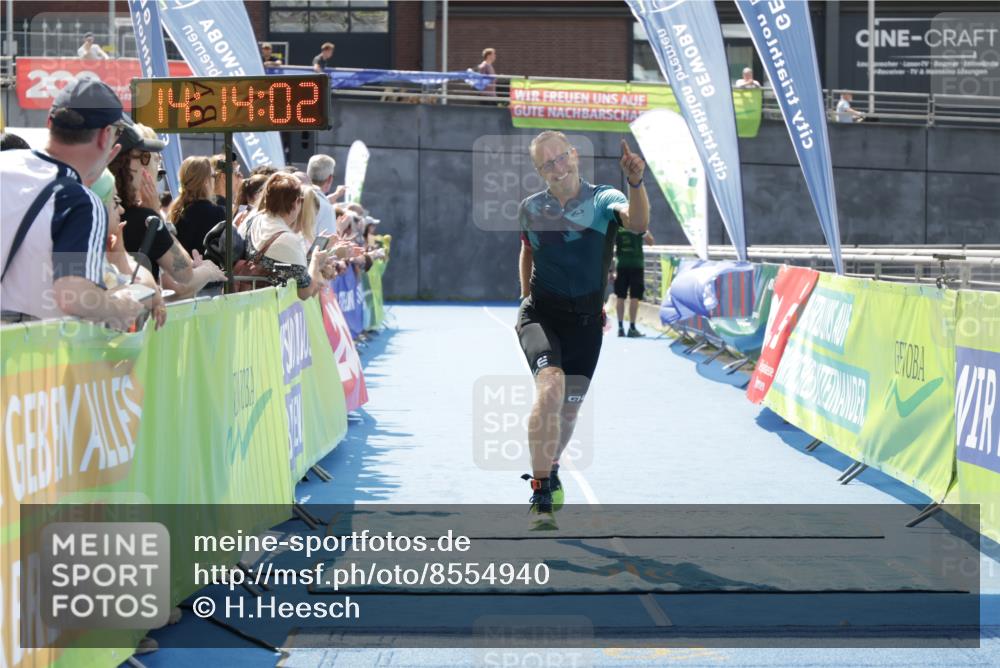 10.08.2025 - GEWOBA Citytriathlon Bremen H.Heesch http://msf.ph/oto/8554940 10.08.2025 14:14:06 Ziel 834 meine-sportfotos.de
