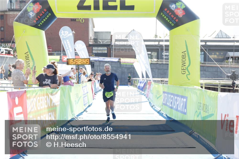 10.08.2025 - GEWOBA Citytriathlon Bremen H.Heesch http://msf.ph/oto/8554941 10.08.2025 15:52:53 Ziel 319 meine-sportfotos.de