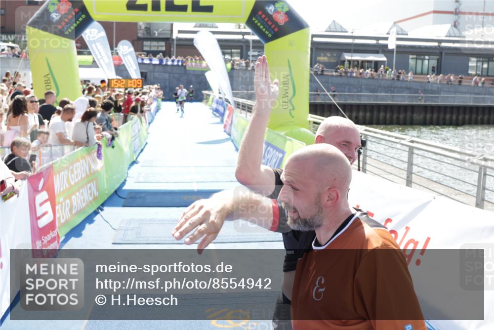10.08.2025 - GEWOBA Citytriathlon Bremen H.Heesch http://msf.ph/oto/8554942 10.08.2025 15:21:13 Ziel 147, 198, 272 meine-sportfotos.de