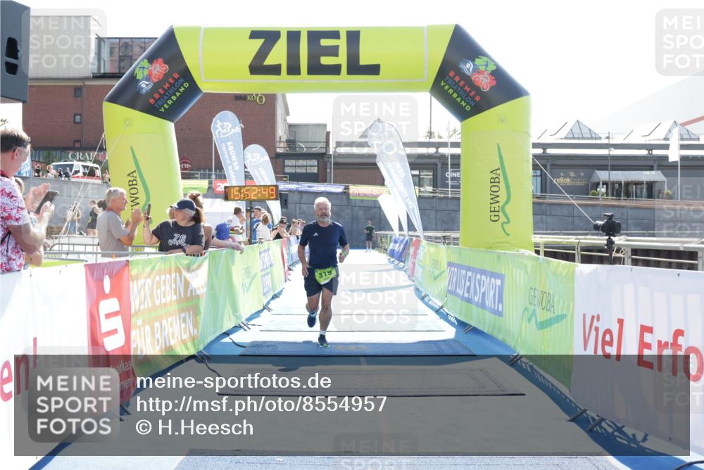 10.08.2025 - GEWOBA Citytriathlon Bremen H.Heesch http://msf.ph/oto/8554957 10.08.2025 15:52:53 Ziel 319 meine-sportfotos.de