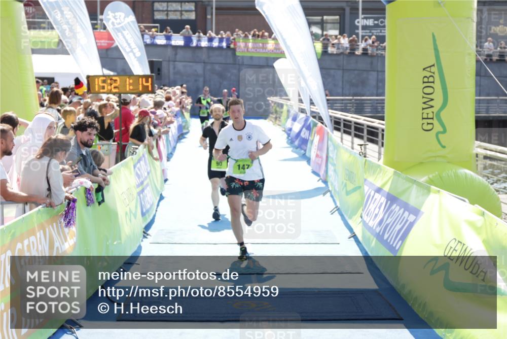 10.08.2025 - GEWOBA Citytriathlon Bremen H.Heesch http://msf.ph/oto/8554959 10.08.2025 15:21:18 Ziel 58, 90, 147 meine-sportfotos.de