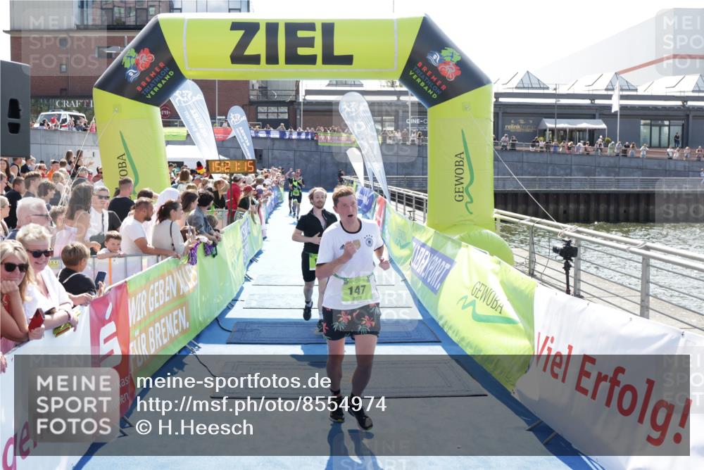 10.08.2025 - GEWOBA Citytriathlon Bremen H.Heesch http://msf.ph/oto/8554974 10.08.2025 15:21:19 Ziel 58, 90, 147, 242 meine-sportfotos.de