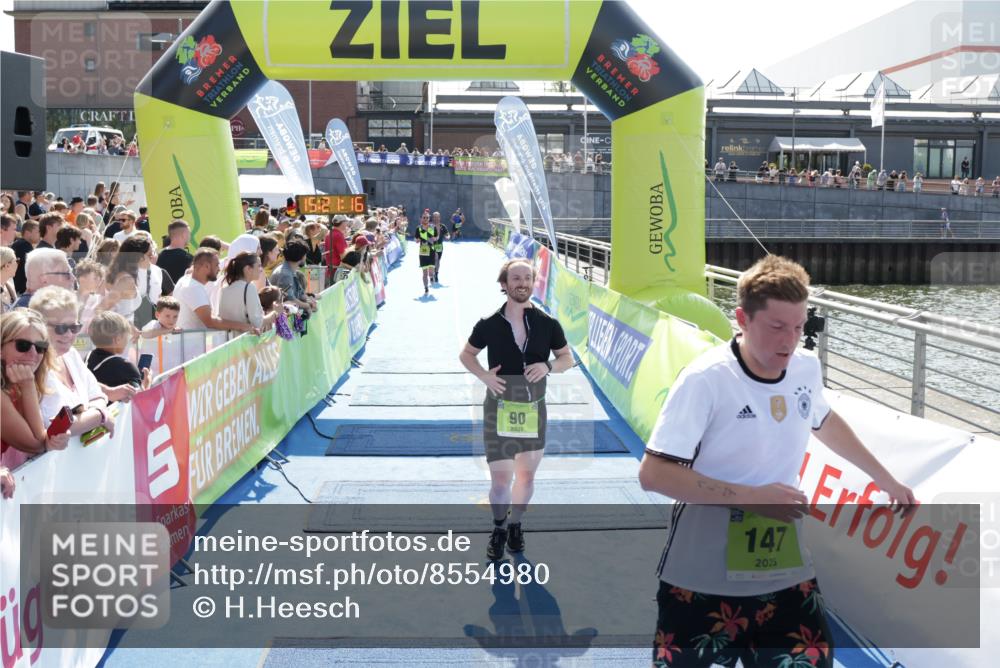 10.08.2025 - GEWOBA Citytriathlon Bremen H.Heesch http://msf.ph/oto/8554980 10.08.2025 15:21:20 Ziel 58, 90, 147, 242 meine-sportfotos.de