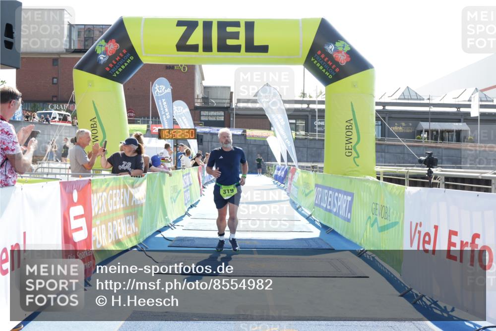 10.08.2025 - GEWOBA Citytriathlon Bremen H.Heesch http://msf.ph/oto/8554982 10.08.2025 15:52:54 Ziel 319 meine-sportfotos.de