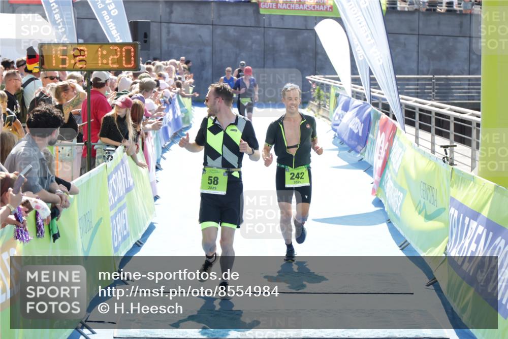 10.08.2025 - GEWOBA Citytriathlon Bremen H.Heesch http://msf.ph/oto/8554984 10.08.2025 15:21:24 Ziel 58, 90, 147, 242, 289 meine-sportfotos.de