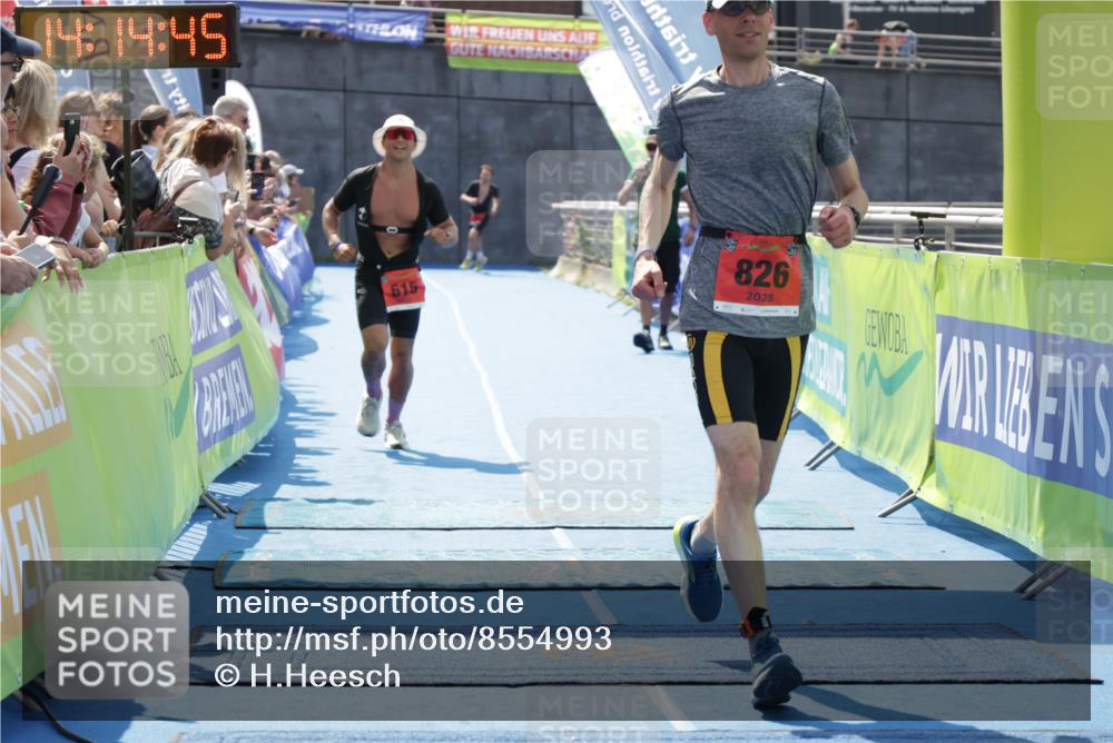 10.08.2025 - GEWOBA Citytriathlon Bremen H.Heesch http://msf.ph/oto/8554993 10.08.2025 14:14:48 Ziel 615, 826 meine-sportfotos.de