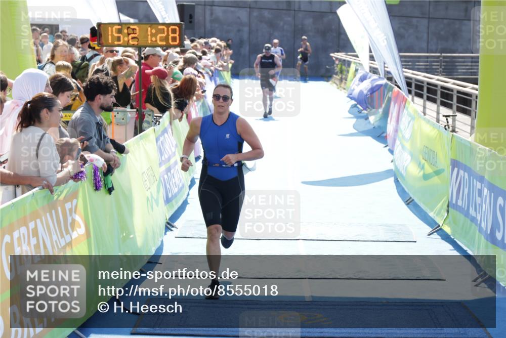 10.08.2025 - GEWOBA Citytriathlon Bremen H.Heesch http://msf.ph/oto/8555018 10.08.2025 15:21:32 Ziel 242, 289, 484 meine-sportfotos.de